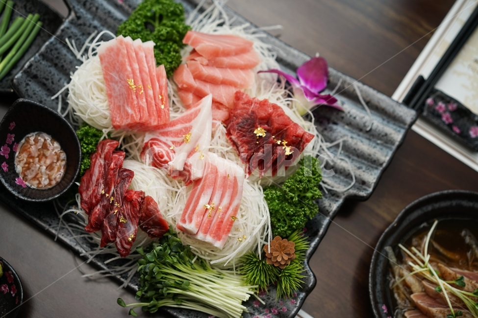 안주,참치,회,참치회,술안주,색감,식감,빨강,횟감,안줏거리,음식,생선,먹방,푸드,술자리,안주거리,모임,만남,레드,안주추천,소주안주,맥주안주,음식,식재료,요리,food,cook,meal,dishes,food reserves,수산물,해산물,fishery products,seafood,일식,일본음식,일본요리,Japanese food,Japanese dishes,Japanese meal,Japanese cook
