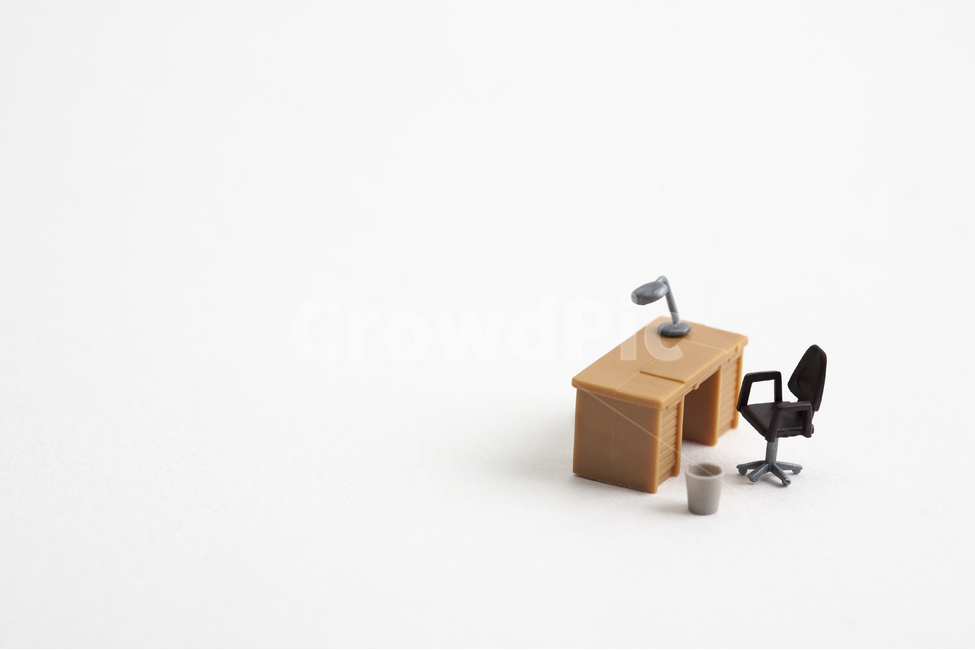 Nukki,idea,concept,office job,rectal,52 hours a week,office,back of a chair,white,company,leave work,vacate,armrest chair,table,Office workers,Leave work early,swivel chair,trash can,business,Affairs,chair,work,White,business man,background,desk,miniature