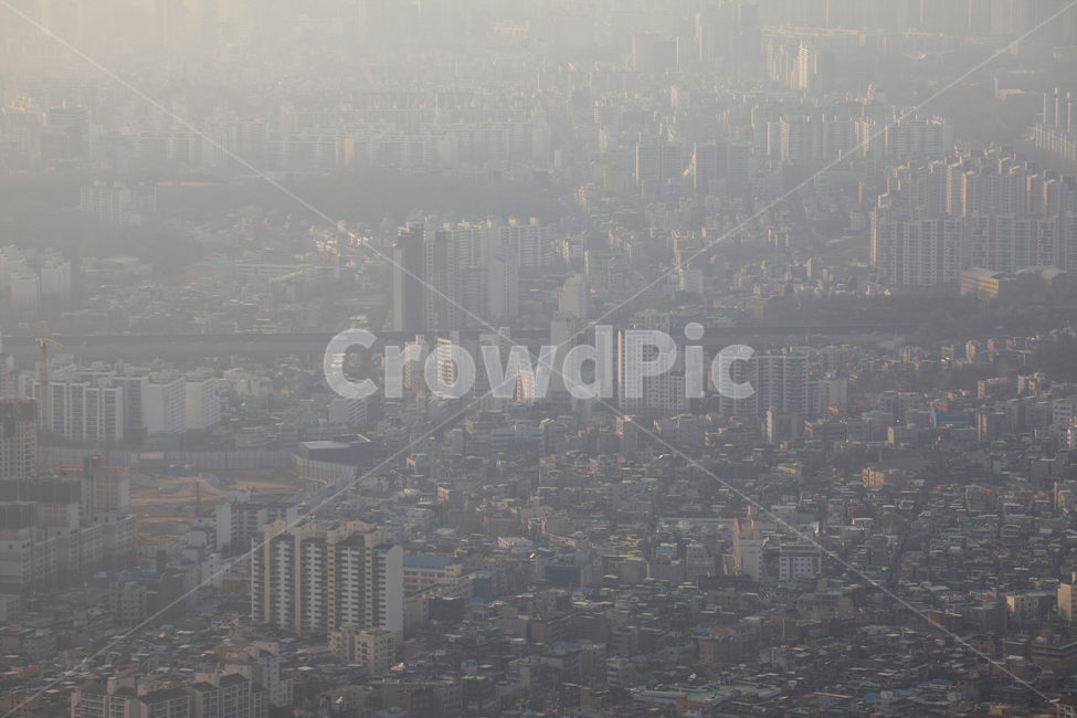 미세먼지,스모그,황사,환경오염,환경,오염,대기,대기오염,공기,공기오염,공해,안개,미세,먼지,초미세,초미세먼지,날씨,대기질,도시,도심,대도시,아파트,주택,주택가,집,빌딩,부동산,풍경,도시풍경,건강,환경문제,뿌연,뿌연날씨,뿌연날,답답한,사회문제,사회,문제,호흡,중금속,비상,생활,중국발,서울,한국,도시,풍경,city,landscape,한국도시풍경,한국도시경관,korea cityscape,nature,자연,building,건물,town,urban,어반,metropolis,중심지,시티