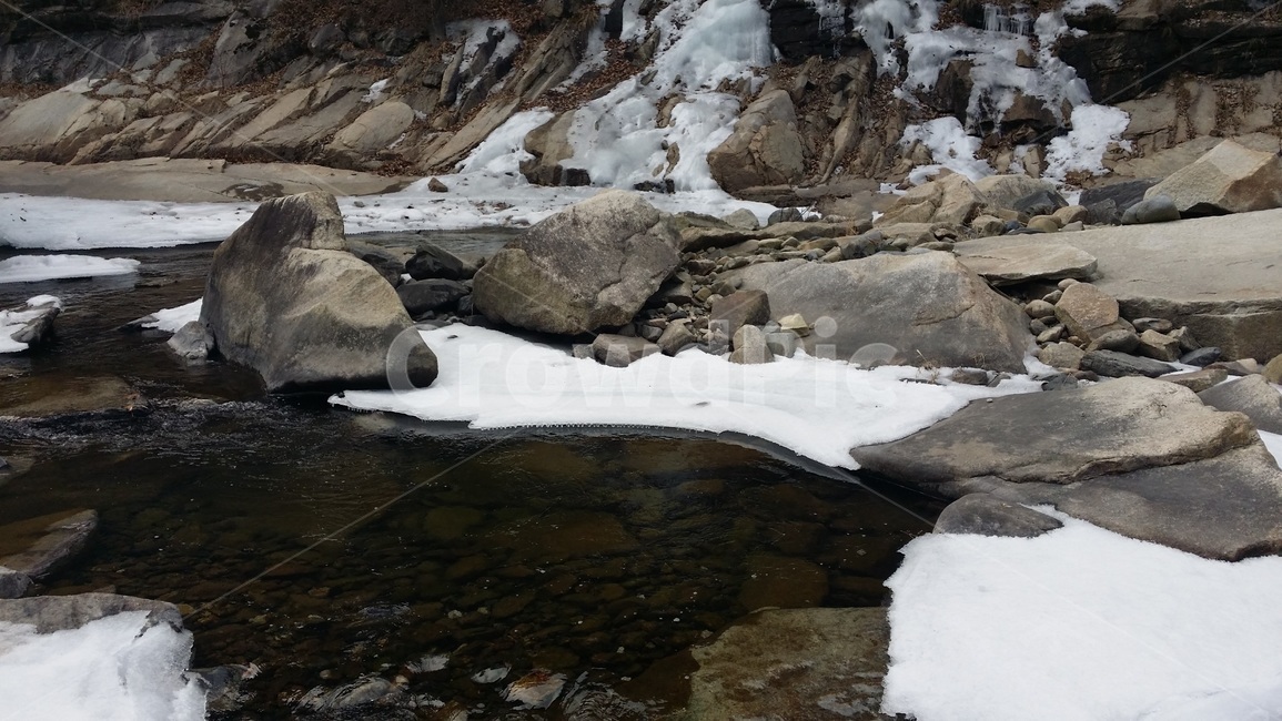 겨울계곡,계곡,겨울눈,눈계곡,맑은물,돌계곡,겨울,계절,winter,season,자연,풍경,nature,landscape,outdoors,옥외,mountain,산,glacier,빙하,snow,눈