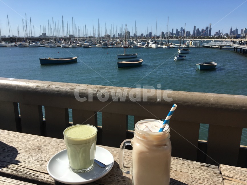 카페,바다,말차라떼,호주,해변,cafe,coffee,커피,coffeecup,유리잔,자연,sea,nature,배,항구,컵,커피컵,cup,음료수,drink,beverage,커피,카페,coffee,cafe