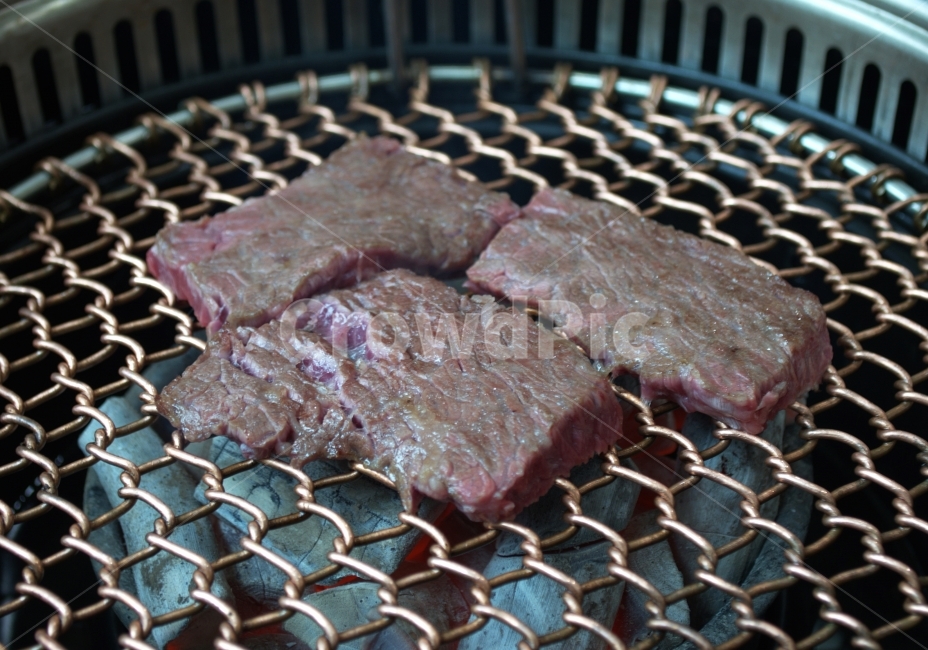 한우,고기,숯불고기,한우고기,고깃집,먹거리,불판,음식,식재료,요리,food,cook,meal,dishes,food reserves,육류,고기,meat,한식,한국음식,한국요리,korean food,korean dishes,korean meal,korean cook