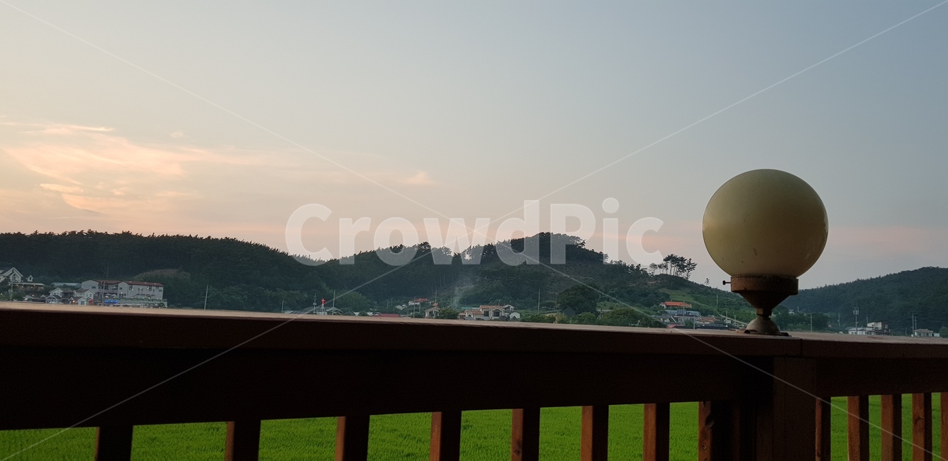 노을,저녁,밤,산,하늘,구름,테라스,외등