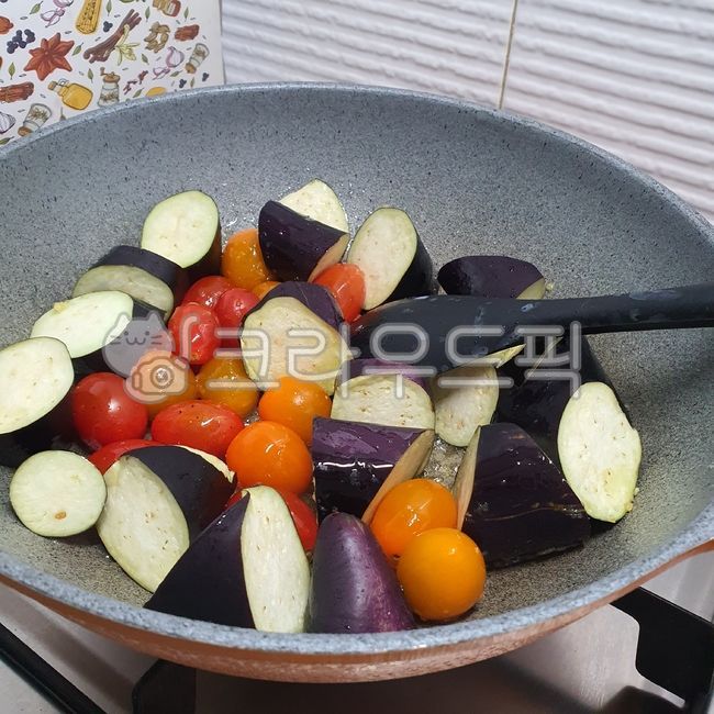 토마토,가지,볶음,라따뚜이,지삼선,요리후라이팬,채식,채소,야채,다이어트