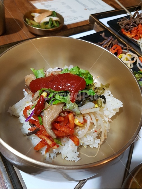 식사,음식,비빔밥,먹거리,전통음식,나물,놋그릇