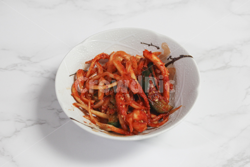 한국요리,한국음식,비빔밥,비빔밥재료,나물,도라지,도라지나물,도라지무침,밥반찬,밥,반찬,고춧가루,오이,집밥,koreanfood,koreanmeal