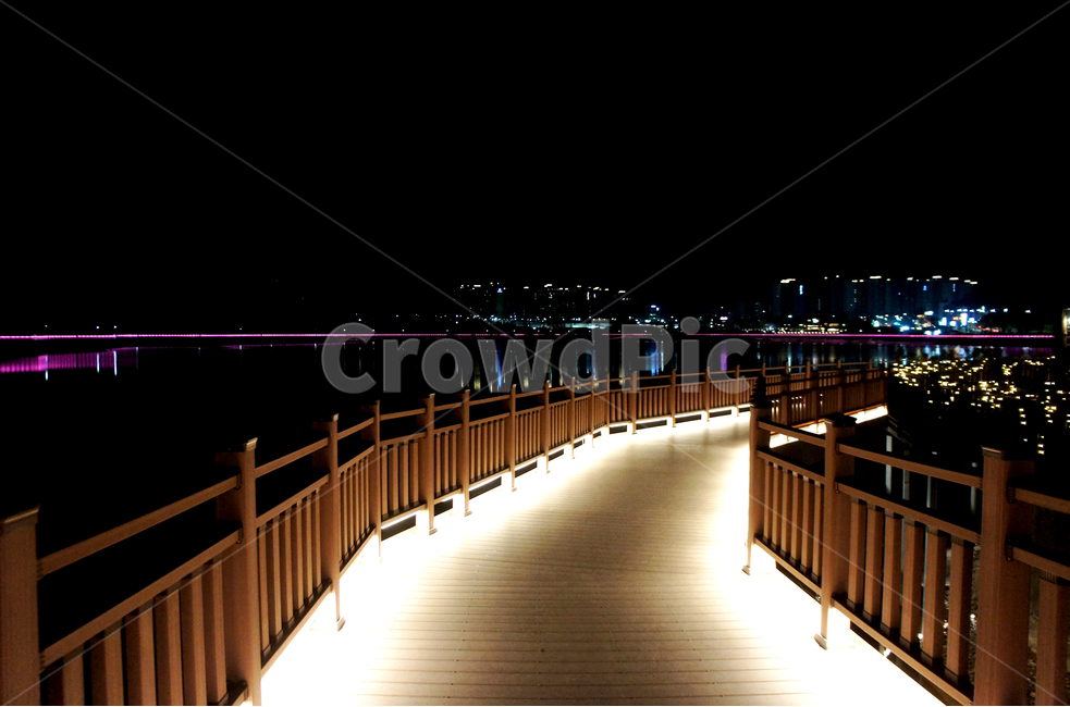 백운호수,야경,호수,밤호수,분위기좋은,조명,다리,물,산책로,난간,bridge,boardwalk,lake