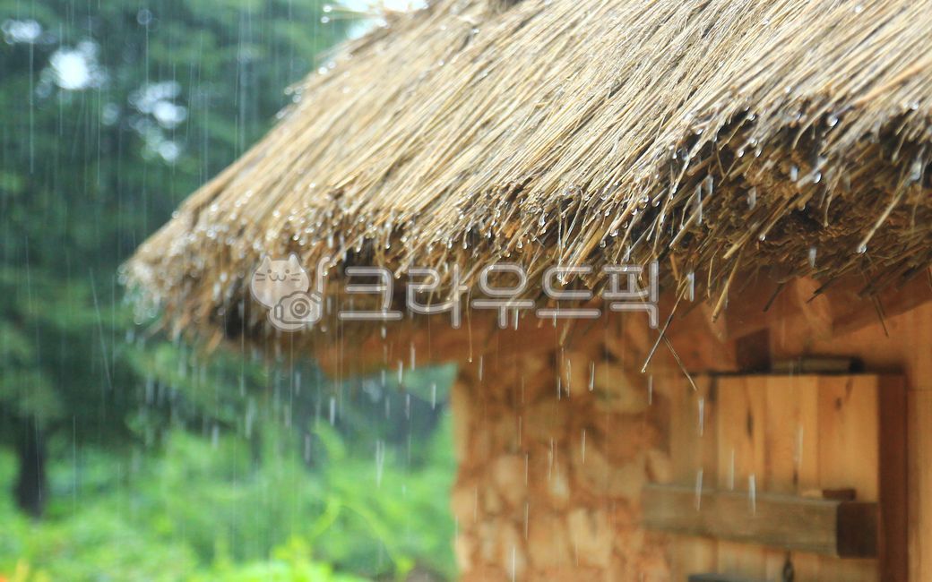 rain,raindrops,eaves,The rainy season,thatched house,Summer Photo Contest,rainwater,summer,raindrop