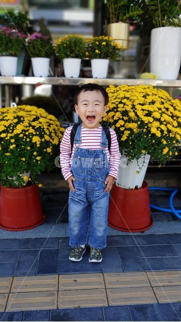 아이,웃음,꽃,봄,청바지