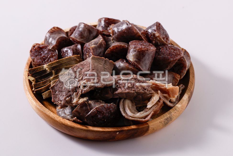 sundae,assorted sundae,pork,snack,lung,liver,street food,food,cook,ingredients,delicious,meal,korean,closeup,koreanfood,plate,bowl,closeup,dish,koreanfood