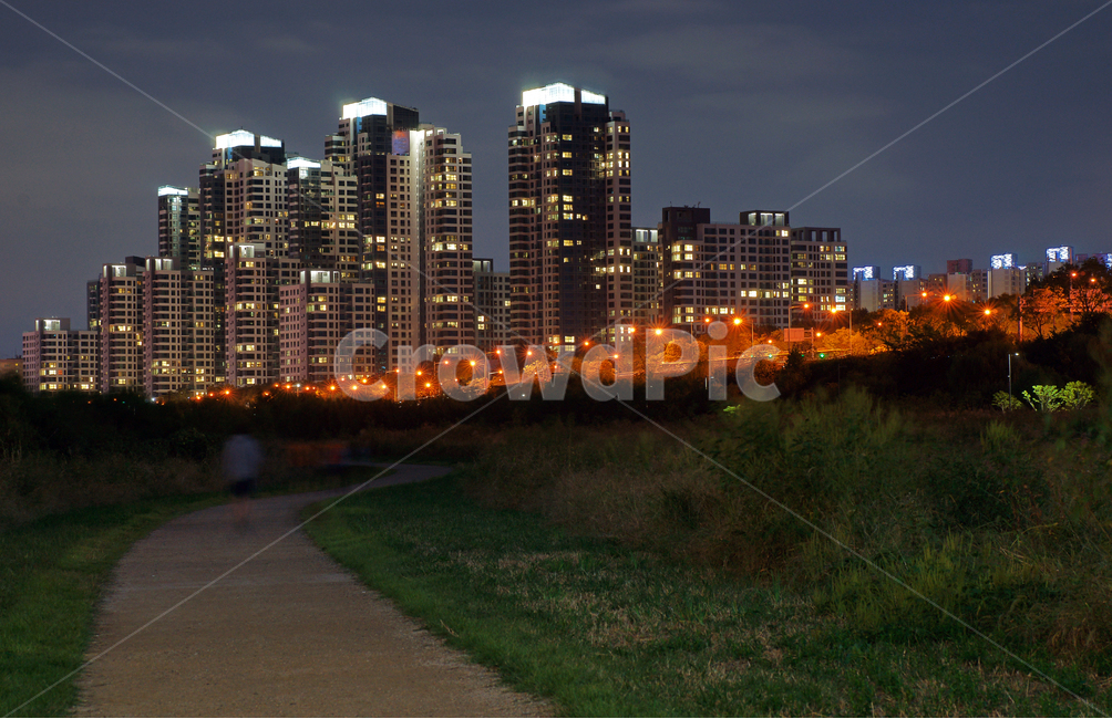 한강둔치,아파트,반포,야경,산책로,건물,야경,밤,풍경,nightscape,night,landscape,도시,city,한국도시풍경,한국도시경관,korea cityscape