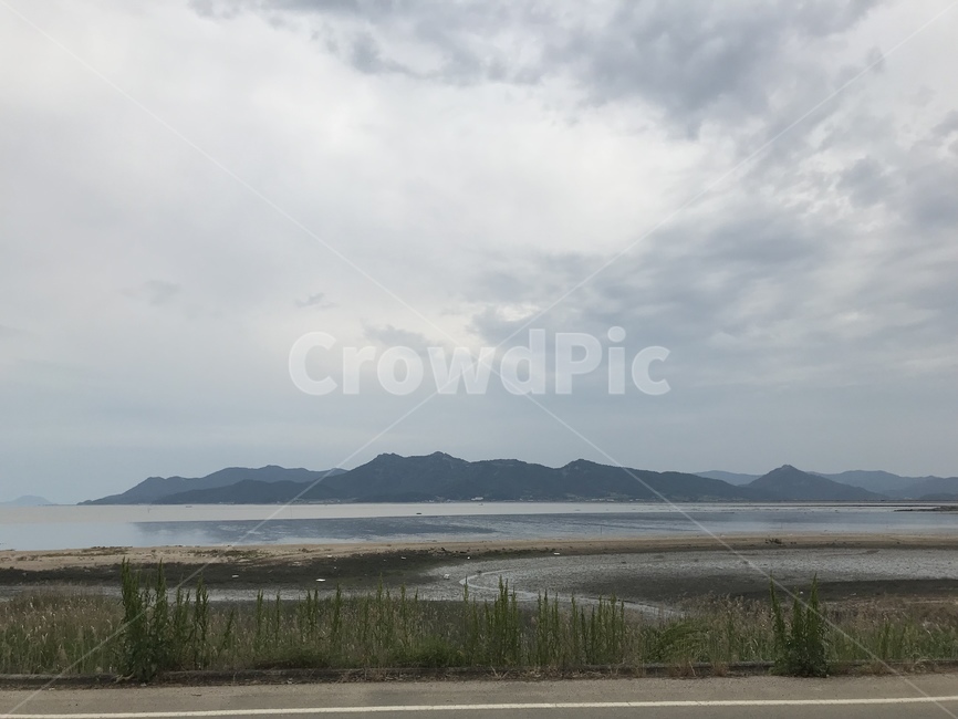 한적한바다,자연,바다,우중충한하늘,바닷가