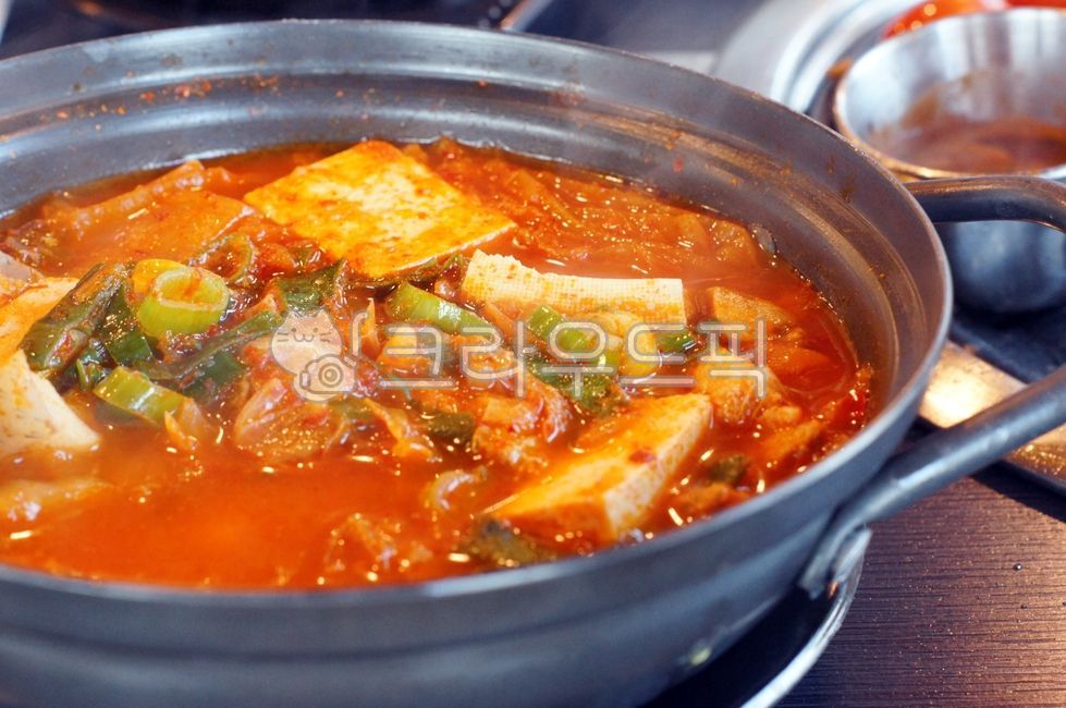 plating,Tofu Kimchi Stew,Kimchi hot pot,kimchistew,meatstew,spicystew,Pork Kimchi Hotpot,kimchijjigae,food,porkstew,Tofu Kimchi Hotpot,Plating,kimchi soup,kfood,cooking,Pork Kimchi Stew,foodpresentation