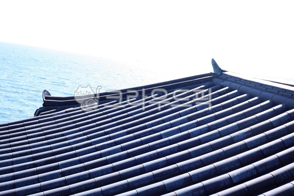 roof,ancient architecture,ocean,construct,roof tile