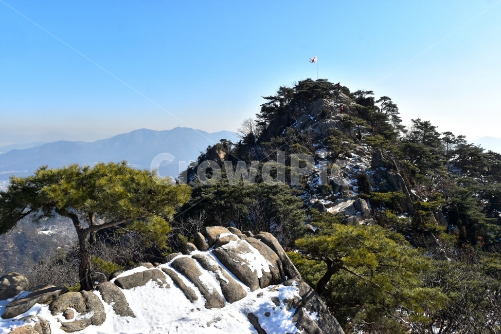 관악산,풍경,겨울,자연,눈,스포츠,등산,산행,nature,snow,겨울풍경,느낌,아름다운,신비로운,경이로운,기암,바위,암봉,암릉,다큐,필,힐링,명산,landscape,winter,season,트레킹,100대명산,인기명산,조망,전망,정부청사,6봉,수목원능선,바윗길,암릉길,명품송,소나무,한국자연풍경,한국자연경관,korea,관양능선,팔봉능선,국기봉,겨울,계절,winter,season,자연,풍경,nature,landscape,한국자연풍경,한국자연경관,korea nature landscape,outdoors,옥외