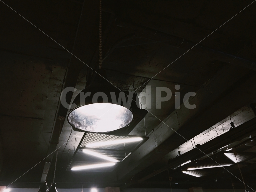 조명,인테리어,블랙,분위기,천장,빈티지,인테리어,실내디자인,interior design,흑백,모노톤,monochrome,black and white
