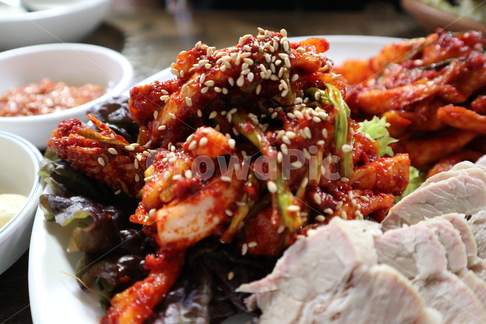 보쌈,음식,돼지고기,food,김치,seasoning,sesame,참깨,양념