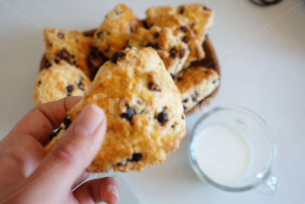 스콘,빵,scone,초코칩스콘,요리,음식,bread,음식,식재료,요리,food,cook,meal,dishes,food reserves,디저트,간식,후식,dessert,snack