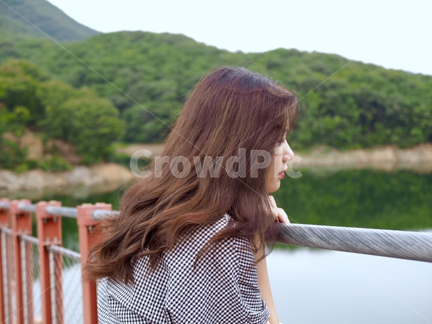 인간,human,사람,파주,출렁다리,마장호수,바람,옆모습,분위기,person,흔들다리,인물,사람,인물,인간,human,person,여성,여자,woman,female,lady