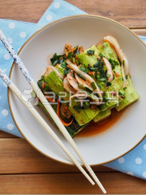 오이,오이김치,오이소박이,한식,한국음식,한국전통음식,아시아음식,김치,음식,전통,다이어트식품,반찬,곁들이는요리,한국문화,배경,먹기,건강한식생활,웰빙,웰빙음식,채소,야채,채식,cucumber,cucumberkimchi,koreanfood,koreantraditionalfood,asianfood,kimchi,food,tradition,dietfood,sidedish,koreanculture,background,eating,healthyeating,wellbeing,wellbeingfood,vegetable,vegetariandiet,음식,식재료,요리,food,cook,meal,dishes,food reserves