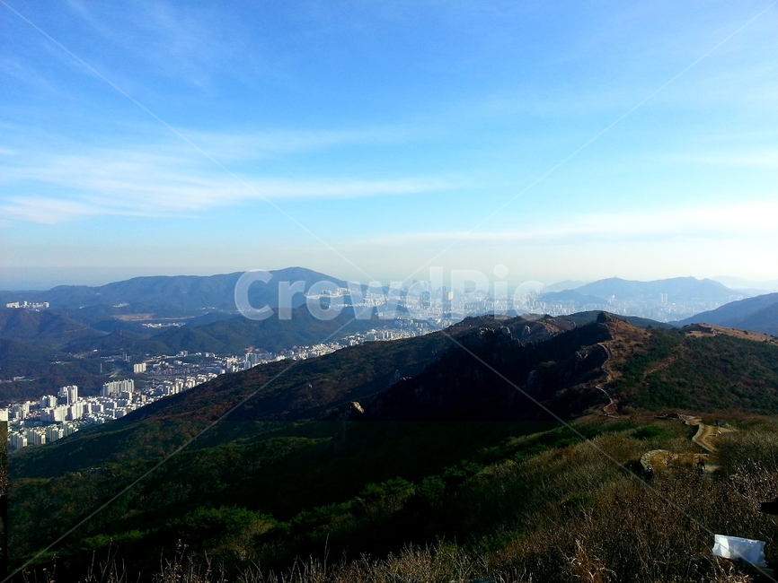 하늘,산,sky,가을,풍경,금정산,도시,부산,푸른,맑음,한국,대한민국,나무,단풍,등산,구름,햇살,mountain,scenery,fall,autumn,city,busan,blue,clean,clear,korea,tree,maple,mountainclimbing,cloud,sunny