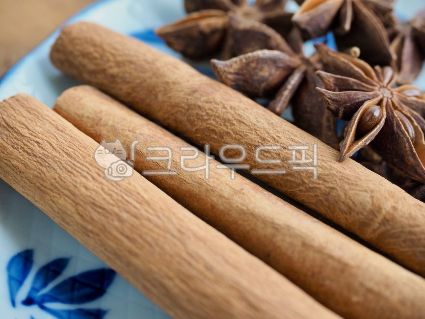 스타아니스홀,향신료,팔각,팔각향,별모양,아니스,인도음식,향기,음식,유기농,요리,요리재료,갈색,중국음식,아시아음식,건조식품,식물,향료,staranisehall,spice,octagon,octagonal,starshape,anise,indianfood,scent,food,organic,cooking,cookingingredients,brown,chinesefood,asianfood,dryfood,plant,spices,정향,계피,시나몬