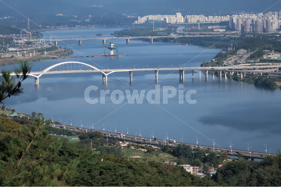 한강,구리암사대교,다리,풍경,아파트,한강변,강변,도로,대교,강물,도시,풍경,city,landscape,한국도시풍경,한국도시경관,korea cityscape
