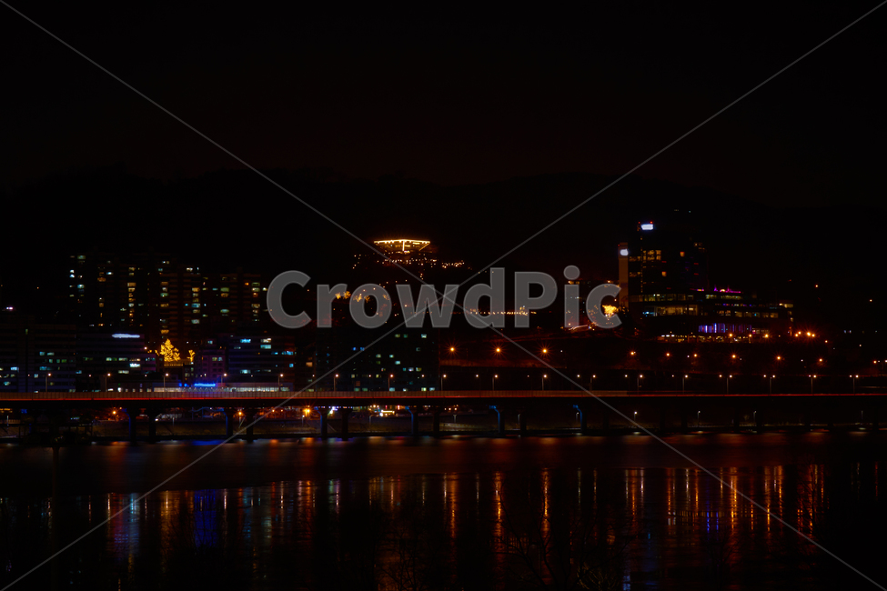 야경,도로,도심,강,다리,물그림자,도시,건물,건축,city,building,dark,darkphoto,nightlight,road,야경,밤,풍경,nightscape,night,landscape,도시,city,한국도시풍경,한국도시경관,korea cityscape,water,물
