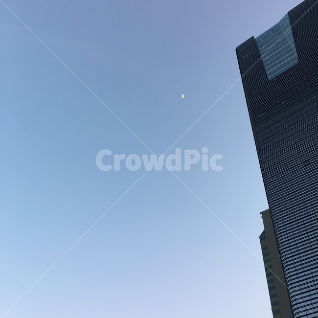 하늘,달,낮,sky,moon,daytime,day,고층건물,빌딩,building,건축물,건물외관,exterior,building,structure,architecture,construction