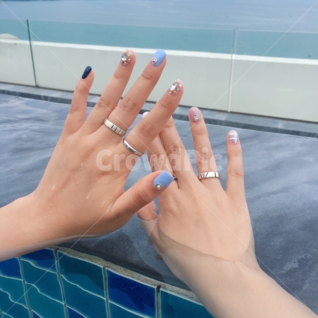 네일,네일아트,손,여름,반지,손톱,시원함,바다,사람,인물,인간,human,person,신체일부,몸,body,뷰티,미용,beauty treatment