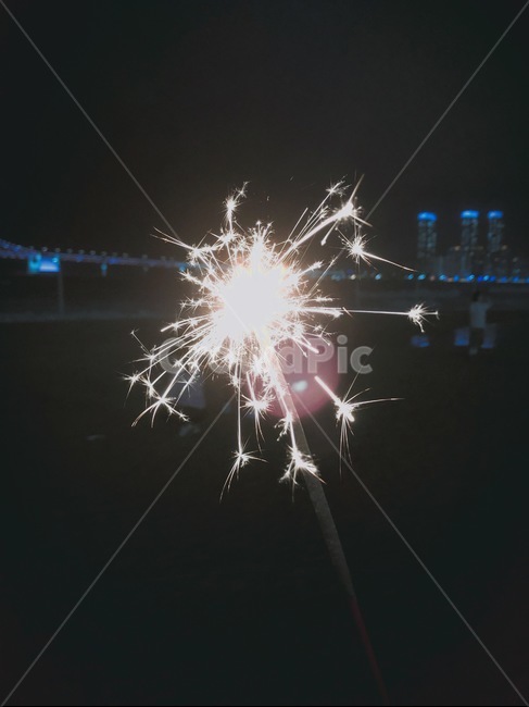 불꽃놀이,불꽃,스파클라,폭죽,밤