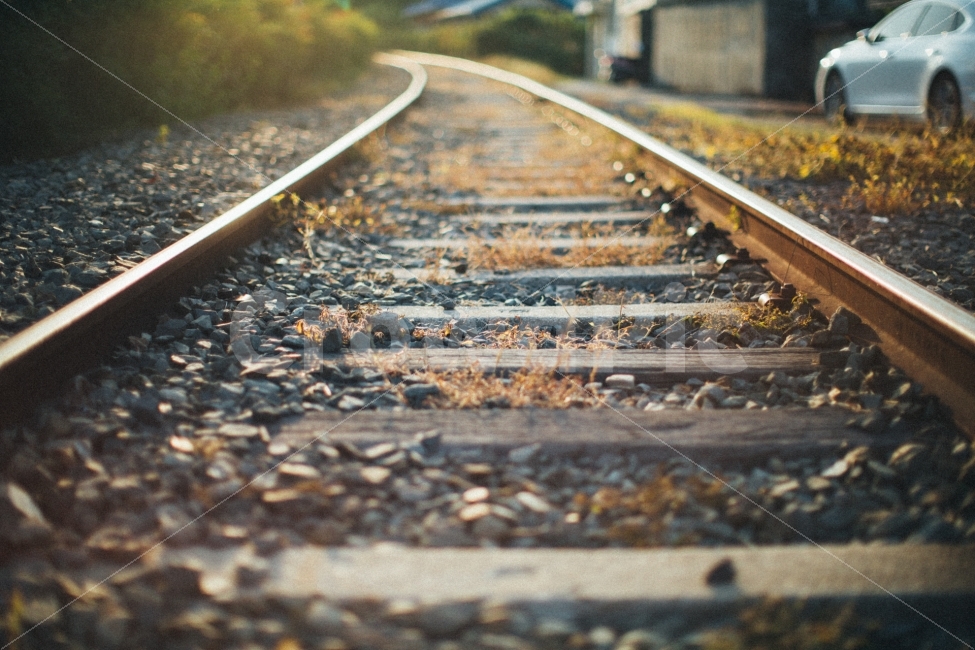 철길,감성,스냅,햇살,노을,교통,교통수단,traffic,transportation,감성,sensible,feeling,train track,기찻길,rail,레일,railway,철도,automobile,자동차,vehicle,차량,car,차