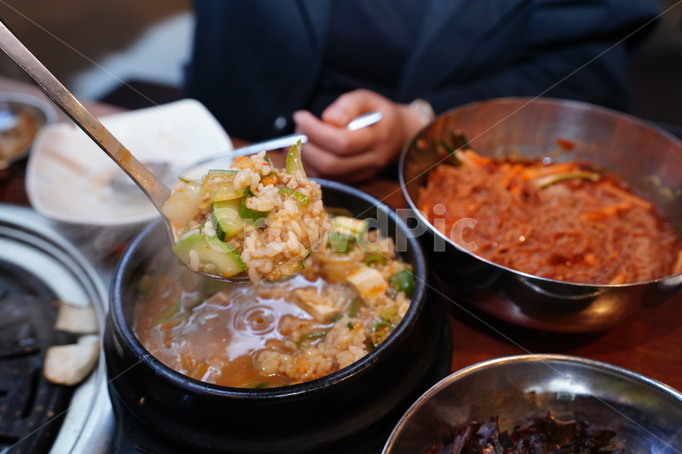 식사,밥,뚝배기,한식,음식,푸드,국,찌개,된장,국밥,먹거리,국물,음식,식재료,요리,food,cook,meal,dishes,food reserves,한식,한국음식,한국요리,korean food,korean dishes,korean meal,korean cook