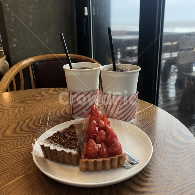 케이크,커피,카페,강릉,아메리카노
