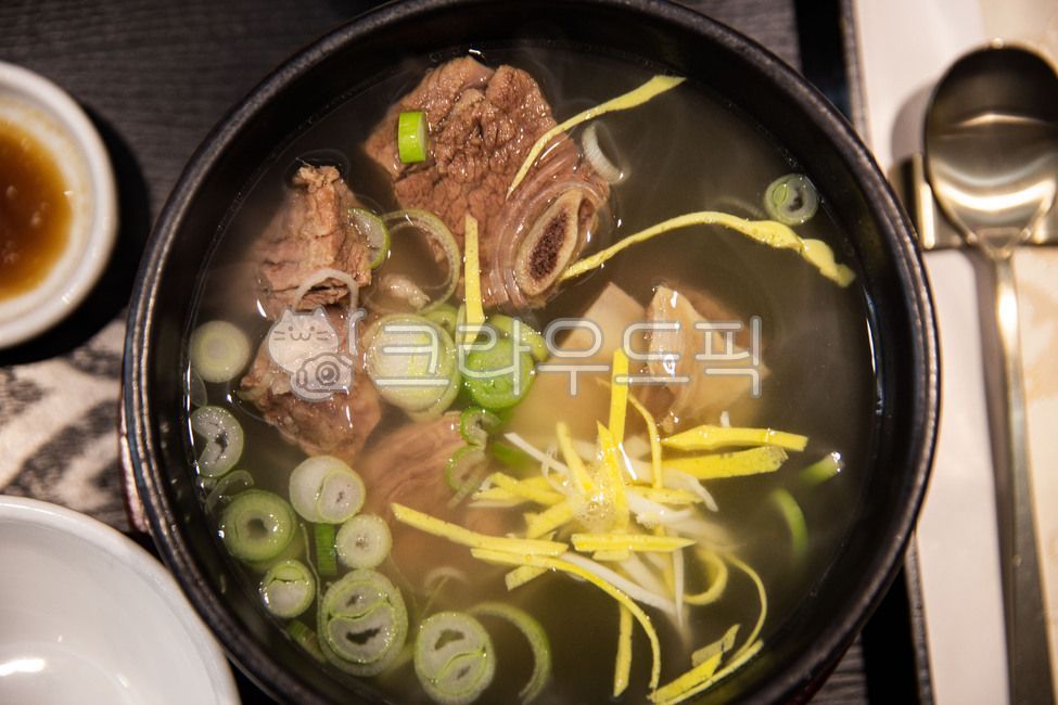 소갈비,파,계란,끓인,영양가있는,갈비탕,한국전통음식,beefribs,greenonion,egg,boiled,nutritious,ribsoup,traditionalkoreanfood