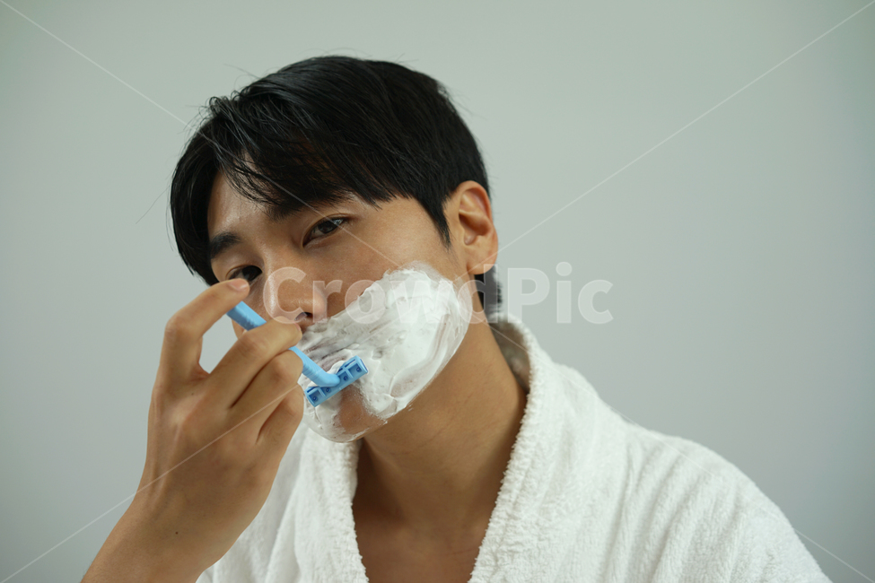 남성,남자,면도기,면도,수염,뷰티,쉐이빙폼,제모,스킨케어,사람,인물,인간,human,person,남성,남자,man,male,뷰티,미용,beauty treatment