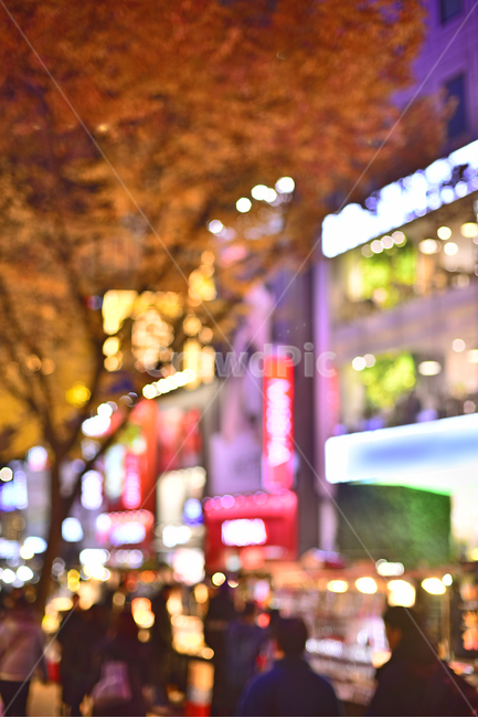 야경,밤거리,밤풍경,도시야경,한국도시경관,nightlife,나이트라이프,보행자,인간,person,사람,human,쇼핑가,중심가,화려한,칼라풀,씨티,city,nightview,background,배경,바탕,백그라운드,명동거리,myeongdong,서울,seoul,인파,쇼핑객,조명,불빛,네온사인,neonsign,light,flare,bokeh,보케,빛망울,플레어,중심지,urban,어반,빌딩,건물,building,town,도시,야경,밤,풍경,nightscape,night,landscape,도시,city