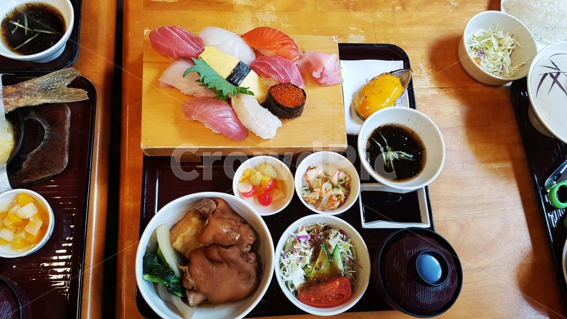 음식,초밥,스시,일본식,일식,가정식,food,sushi,족발,돼지족발,고기,돼지고기,한상,상,상차림,음식,식재료,요리,food,cook,meal,dishes,food reserves,수산물,해산물,fishery products,seafood,일식,일본음식,일본요리,Japanese food,Japanese dishes,Japanese meal,Japanese cook