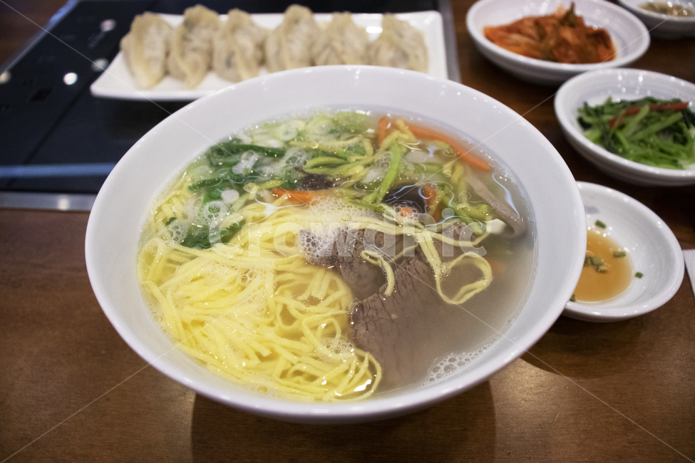 국수,고기국수,음식,고명,계란,파,달걀,소고기,고기,잔치국수,곰국수,면,음식,식재료,요리,food,cook,meal,dishes,food reserves,면류,면요리,noodles,한식,한국음식,한국요리,korean food,korean dishes,korean meal,korean cook