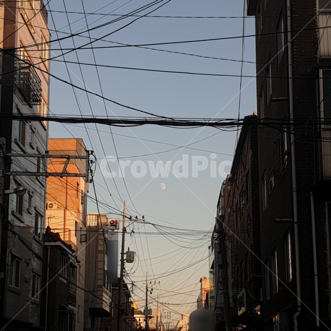 골목길,하늘,전깃줄,전봇대,달,moon,노을,sky,dusk,골목길,alley