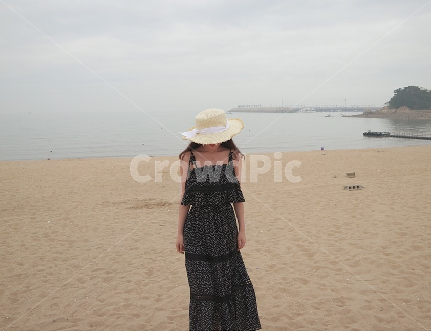바다,여름,먹구름,인천바다,해수욕장,해변,바다,beach,sea,사람,인물,인간,human,person,여성,여자,woman,female,lady,여행,휴가,traveling,vacation,trip