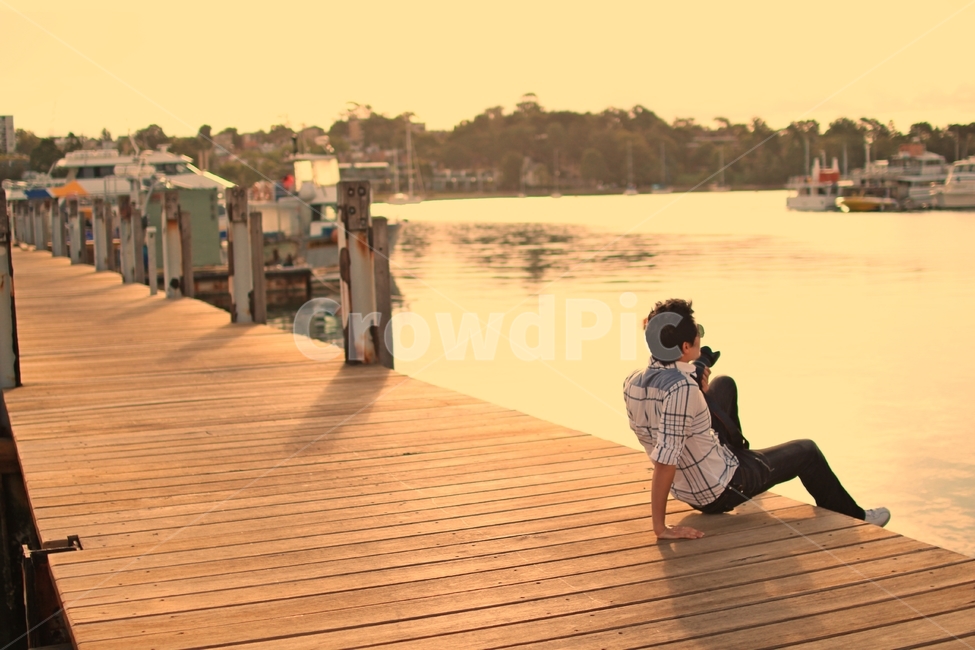 노을,wharf,dock,선착장,한가한,자연,풍경,nature,landscape,해외,외국,세계,foreign,oversea,world,세계자연풍경,해외자연풍경,외국자연풍경,world nature landscape,사람,인물,인간,human,person,남성,남자,man,male,여행,휴가,traveling,vacation,trip,사진작가,포토그래퍼,photographer,water,물,waterfront,워터 프론트,port,포트,pier,교각