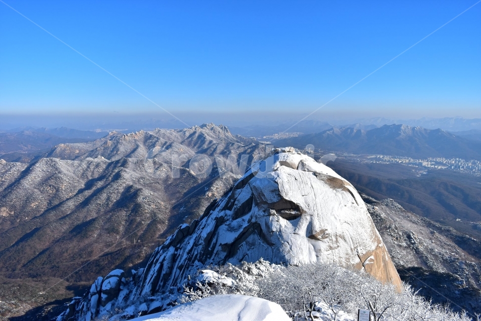북한산,국립공원,설산,설경,눈,눈꽃,서울,도심지,명산,겨울,여행,국내여행,Seoul,Korea,National,Park,풍경,크리스마스,성탄절,화이트크리스마스,눈꽃풍경,비경,산행,등산,100대명산,기암,바위산,백운대,인수봉,도봉산,겨울,계절,winter,season,자연,풍경,nature,landscape,한국자연풍경,한국자연경관,korea nature landscape,outdoors,옥외,mountain,산,mountain range,산맥,ice,얼음,peak,피크
