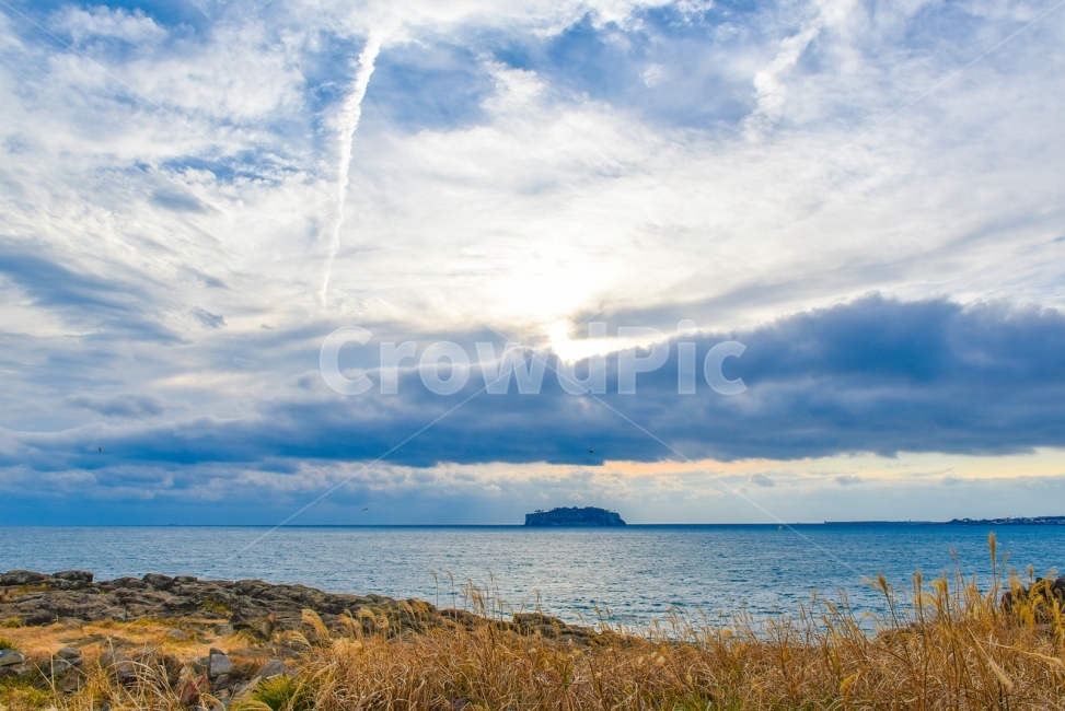바다,섬,범섬,제주도,외돌개,제주도바다,제주도풍경,올레길,자연,풍경,nature,landscape,한국자연풍경,한국자연경관,korea nature landscape,제주도,jeju,jeju island,outdoors,옥외,weather,날씨,land,땅