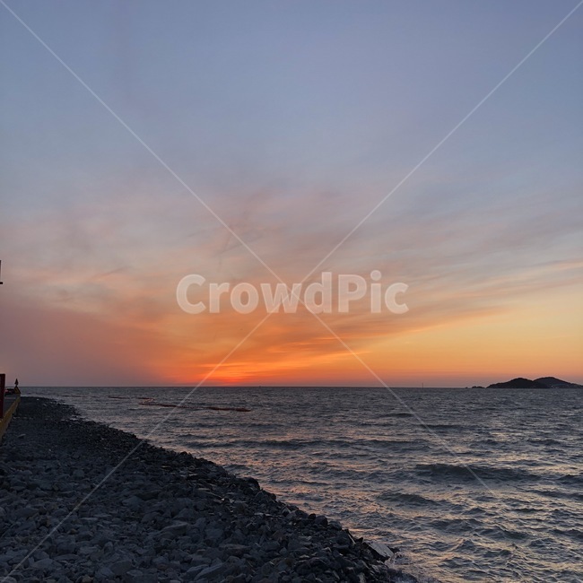 노을,저녁노을,하늘,바다,자갈,겨울,감성사진,태양,해질녘,sunset,일몰,해넘이,황혼
