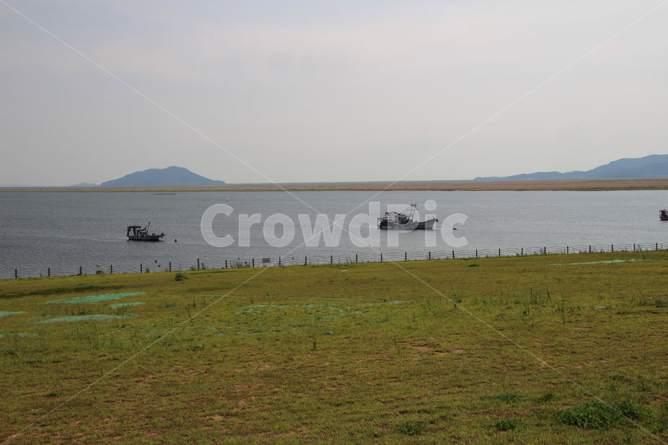 fishing,Saemangeum seawall,ship,west coast,Byeonsan,reclaimed land,Gunsan,anchoring,sea,grassland
