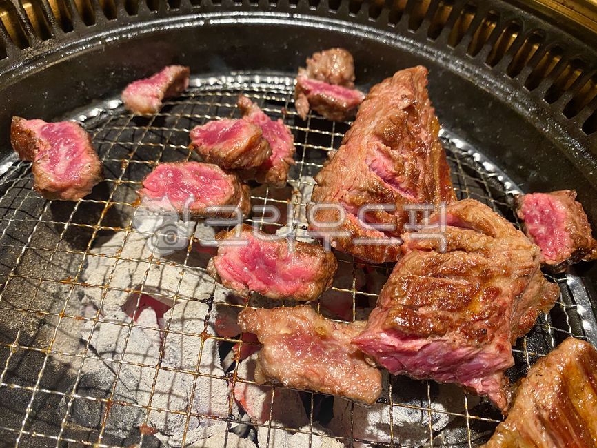 tender,beef ribs,Grill,beef,rib,Korean beef,Charcoal grilled ribs,delicious,BBQ,bbq,barbecue,meat,grilled,charcoal,tasty,grill