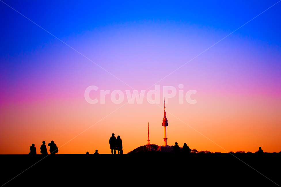 남산타워,실루엣,국립중앙박물관,감성,색감,랜드마크,landmark,tourist attraction,한국랜드마크,한국관광지,한국명소,korea landmark,korea tourist attraction,사람들,대중,군중,other people,crowd,인물실루엣,사람실루엣,character silhouette,human silhouette,human,인간,person,사람,steeple,뾰족한 탑,architecture,건축물,tower,탑,spire,첨탑,building,건물,silhouette,nature,자연,outdoors,옥외