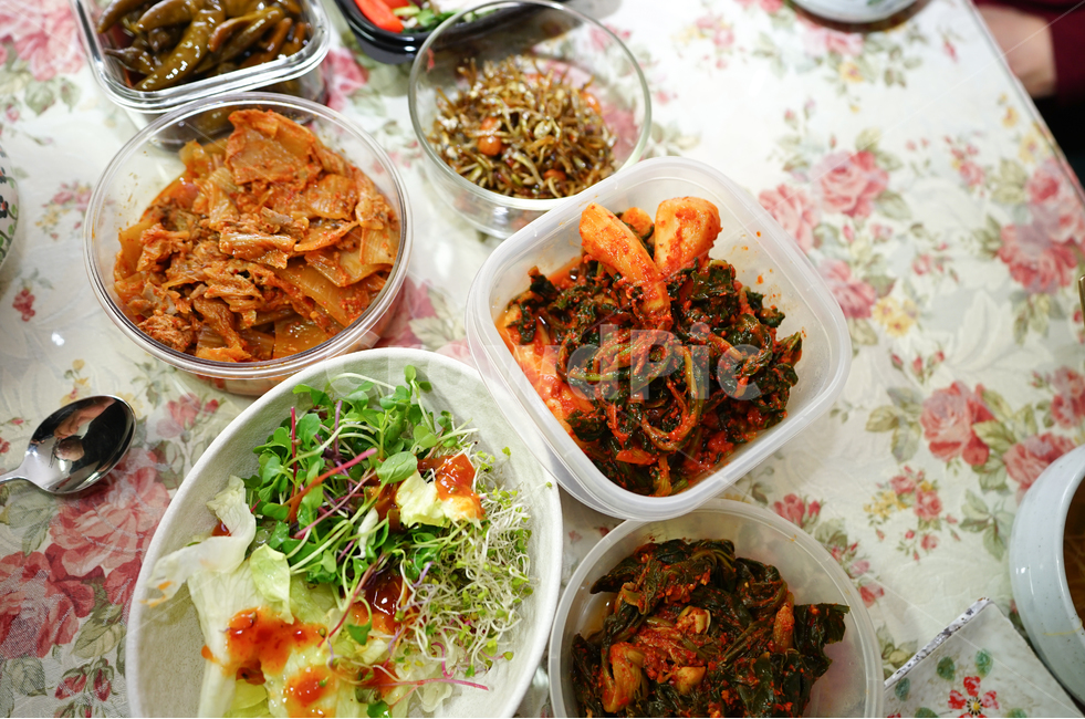 집밥,알타리김치,알타리무,김치,한식,한국음식,한국식,한국,반찬,식사,음식,푸드,식단,식사시간,먹방,가정식,음식,식재료,요리,food,cook,meal,dishes,food reserves,채소,야채,vegetables,한식,한국음식,한국요리,korean food,korean dishes,korean meal,korean cook