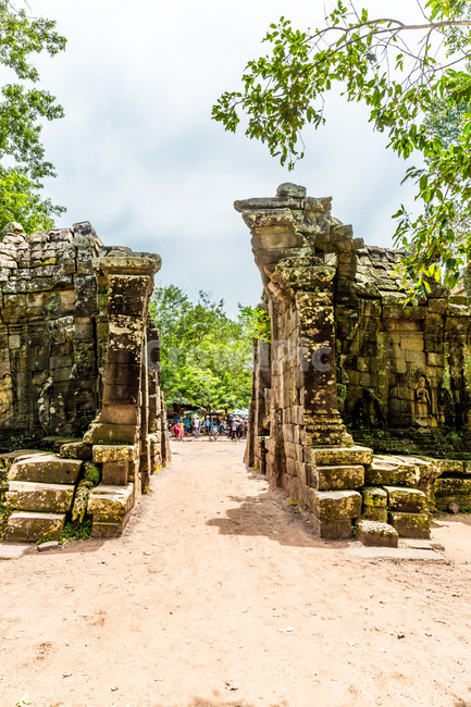 Cambodia,ancient architecture,nature,tree,Historic sites,employee,building,rampart,Cultural Heritage,unesco,sight,land mark,Tourist destination,World Cultural Heritage,Emotion,Angkor Wat